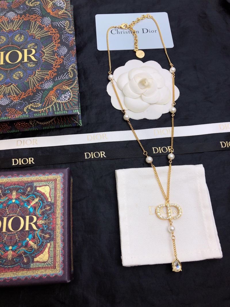 chr1st1an D10r necklaces